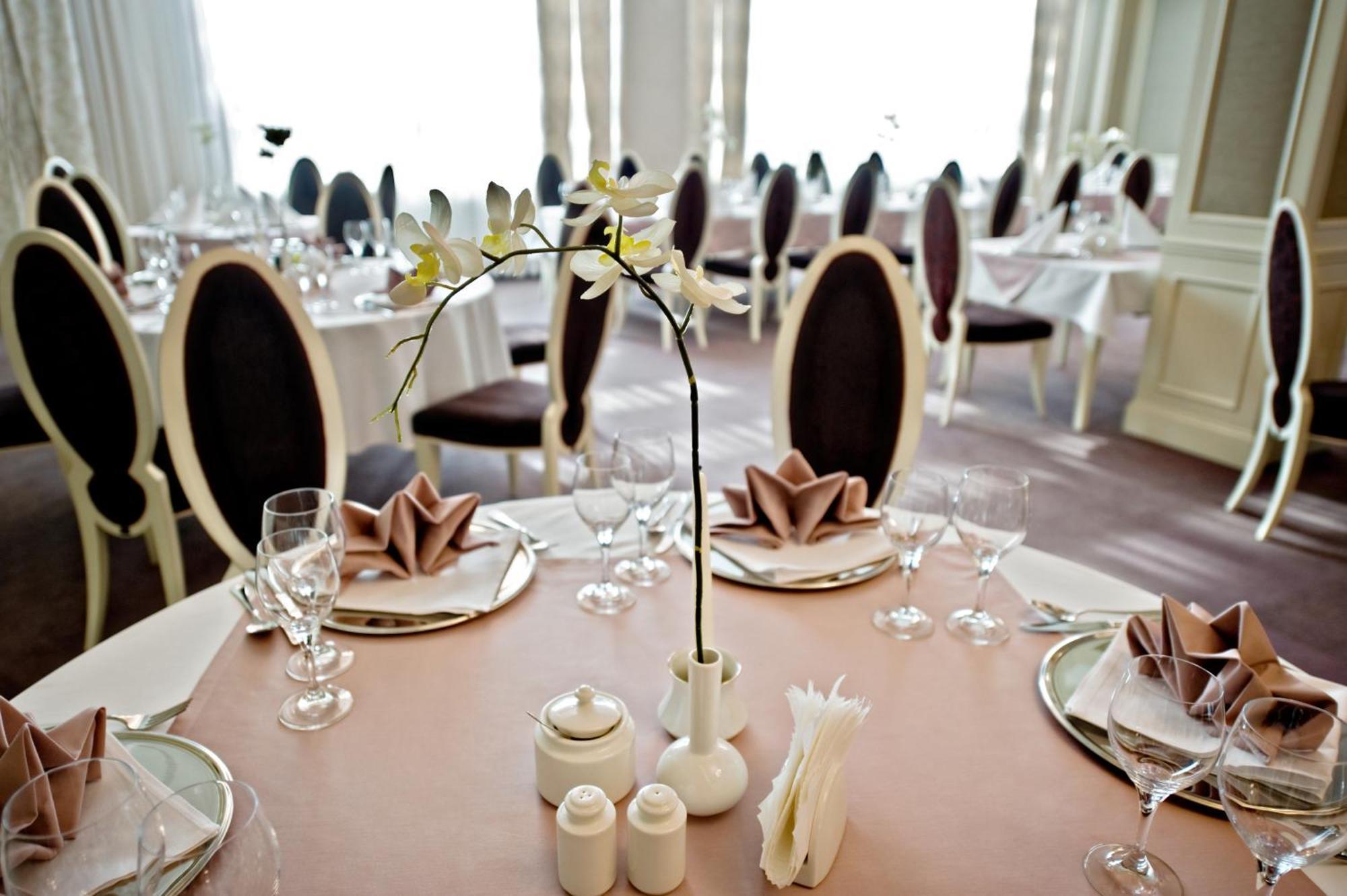 ז'שוב Hotel Prezydencki 3-Star מראה חיצוני תמונה