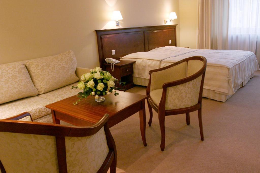ז'שוב Hotel Prezydencki 3-Star חדר תמונה